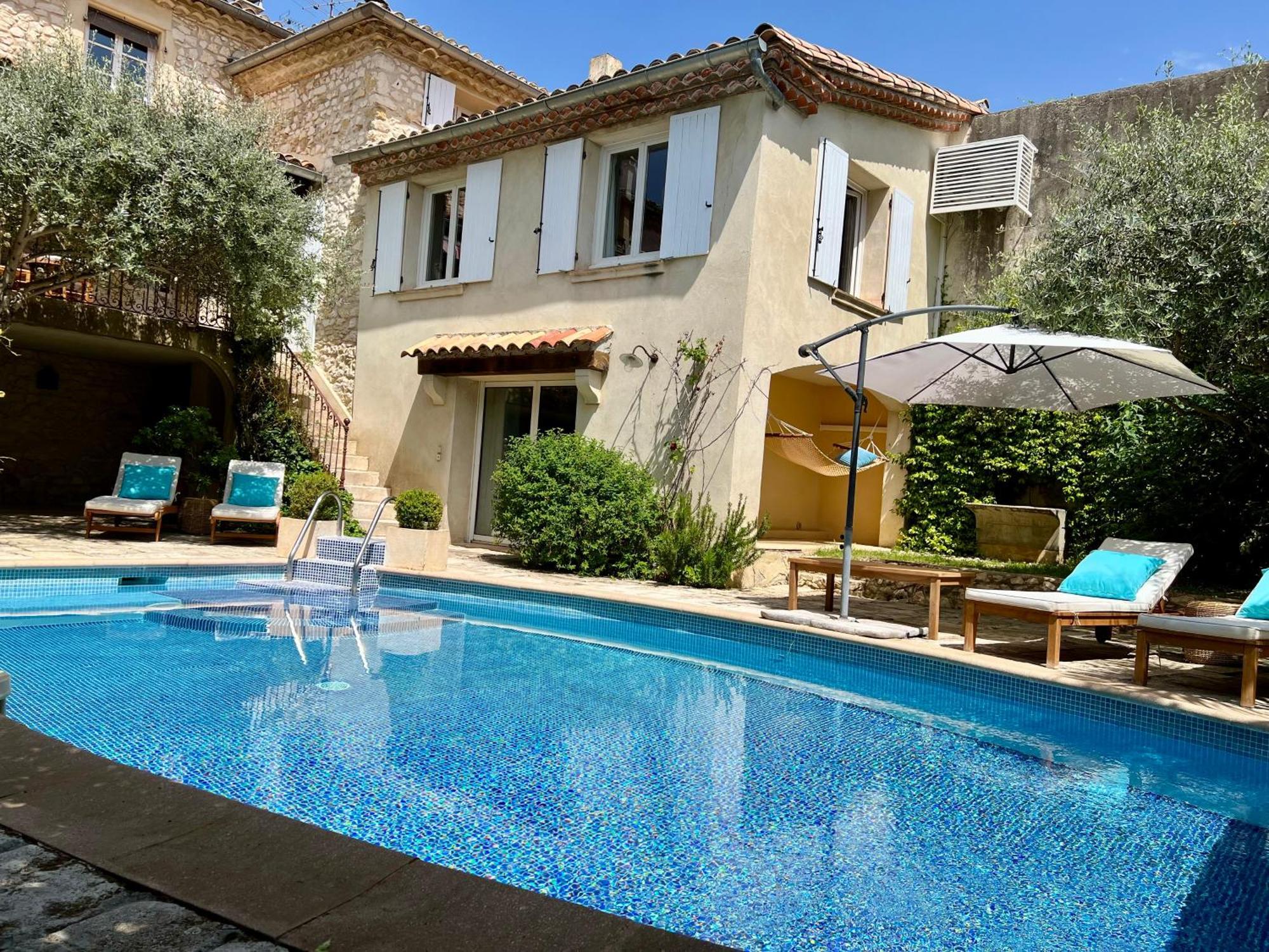 Gasthof La Maison Des Autres, Piscine Chauffee, D'hotes Proches Uzes, Nimes, Pont Du Gard *